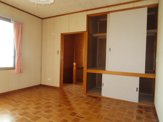【洋室】 | 北見市末広町３４９番地３５　中古売家 | ２階東側８帖洋室