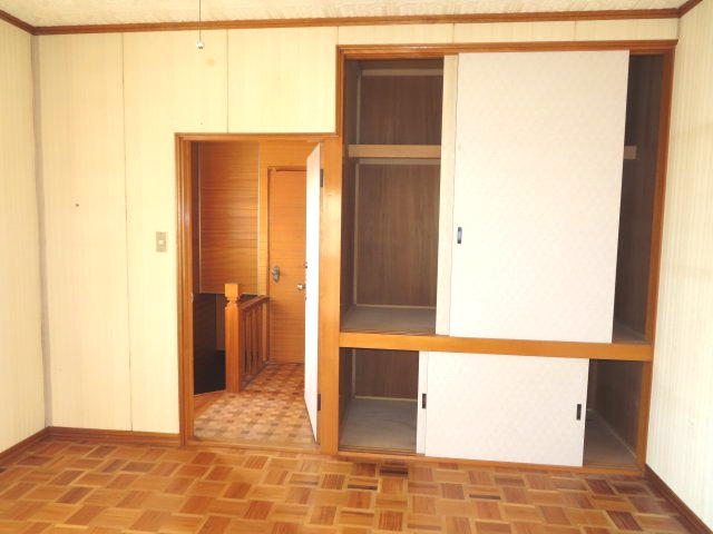 北見市末広町３４９番地３５　中古売家の収納|２階東側８帖洋室収納