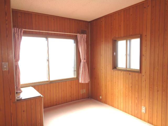 【洋室】 | 北見市末広町３４９番地３５　中古売家 | ２階西側６帖洋室