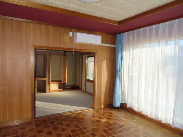 【居間・リビング】 | 北見市末広町３４９番地３５　中古売家 | リビング