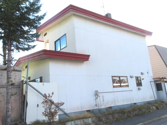 【外観】 | 北見市末広町３４９番地３５　中古売家 | 北側幅員10ｍ側外観