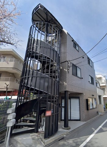 シャトル小茂根の外観