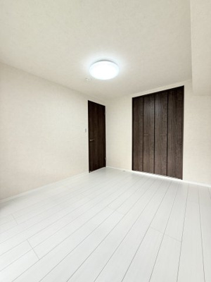 【洋室】 | 鶴見パークハイツ | 約5.5帖の洋室です。