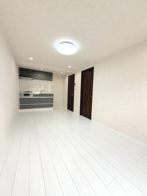 【居間・リビング】 | 鶴見パークハイツ | 追炊き・浴室乾燥機設置。収納力の高いウォークインクローゼット！