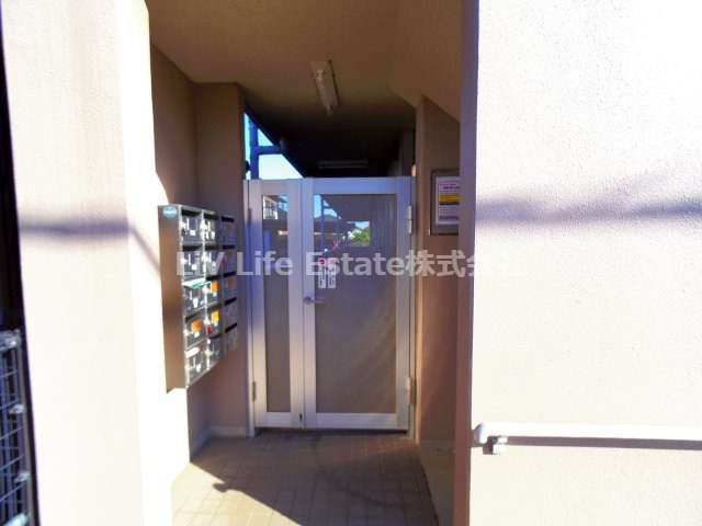 ビュー久米川パルのエントランス