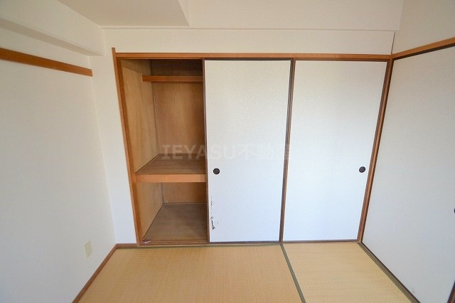 広島市西区南観音６丁目の賃貸マンションの収納