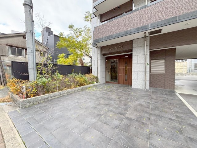 サンメゾン16のエントランス