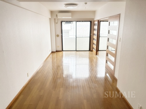 レルム城北の居間・リビング|こちらのリビングで趣味の時間をお楽しみください