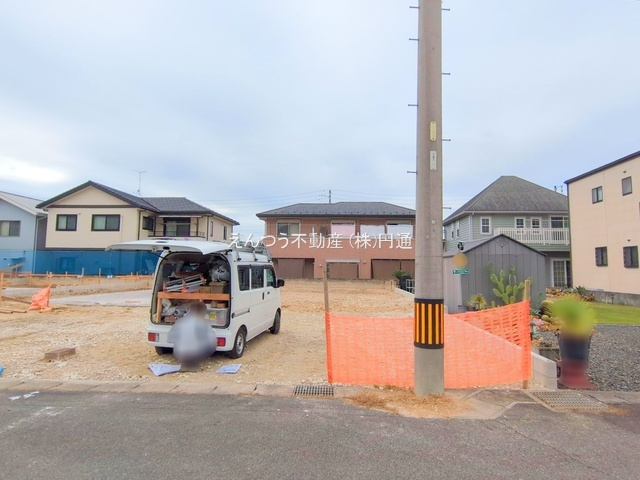 グラファーレ品野町5期4棟の前面道路含む現地写真