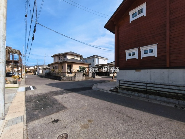 グラファーレ品野町5期4棟の前面道路含む現地写真