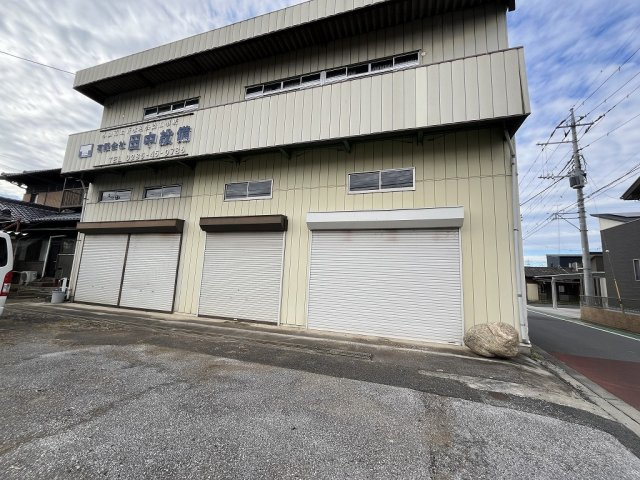 乙女倉庫付貸家の外観