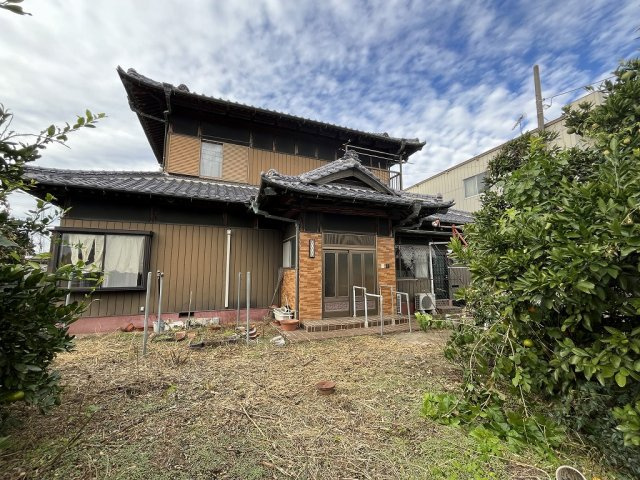 乙女倉庫付貸家の庭