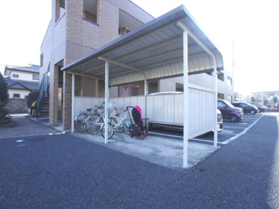 【その他共用部分】 | エスポアールSⅡ | 屋根付きの駐輪場があります♪