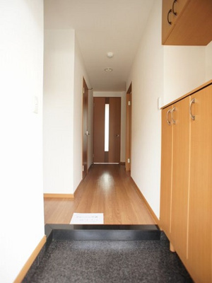 【玄関】 | エスポアールSⅡ | たくさん収納できるシューズボックス付きです♪