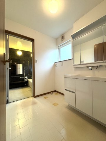 中央区姥ケ山2丁目　中古戸建の洗面所