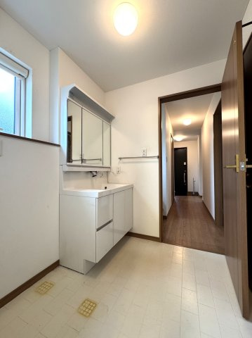 中央区姥ケ山2丁目　中古戸建の洗面所