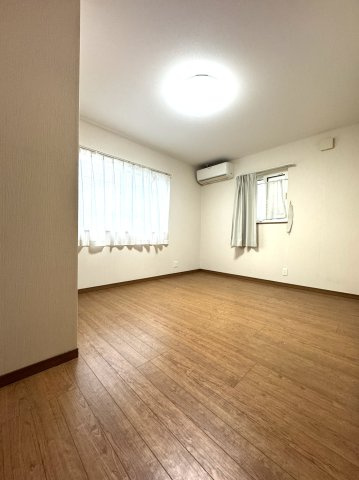 中央区姥ケ山2丁目　中古戸建の洋室