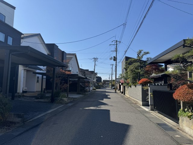 中央区姥ケ山2丁目　中古戸建の前面道路含む現地写真