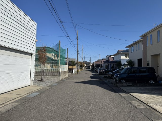 中央区姥ケ山2丁目　中古戸建の前面道路含む現地写真