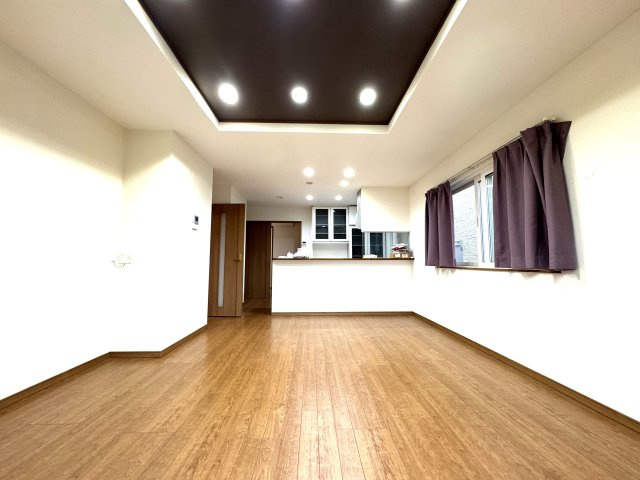 中央区姥ケ山2丁目　中古戸建の居間・リビング|※プライバシー保護の為、家具消し修正をしています