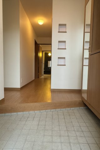 中央区姥ケ山2丁目　中古戸建の玄関|※プライバシー保護の為、家具消し修正をしています