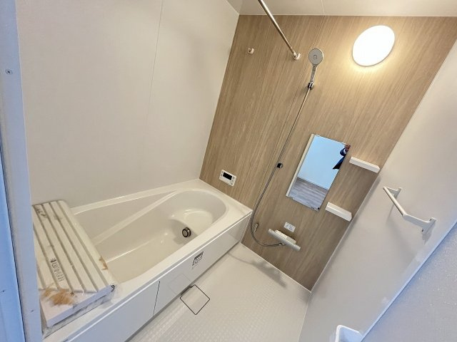 【浴室】 | 春日市弥生7丁目1期　2号棟（全3棟）【仲介手数料無料・0円】 | 現地写真。浴室です。