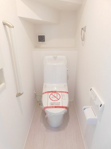 あま市甚目寺八尻の新築一戸建のトイレ|◇トイレ◇　　１・２階　シャワートイレ　節水タイプ