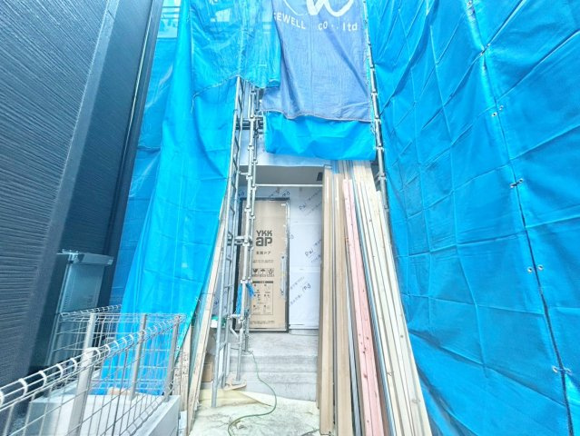 荒川区西尾久5丁目　新築戸建　残1棟の外観|2025.10.30撮影

現地ご見学希望・資料請求などお気軽にお問い合わせ下さい！
03-5990-5201