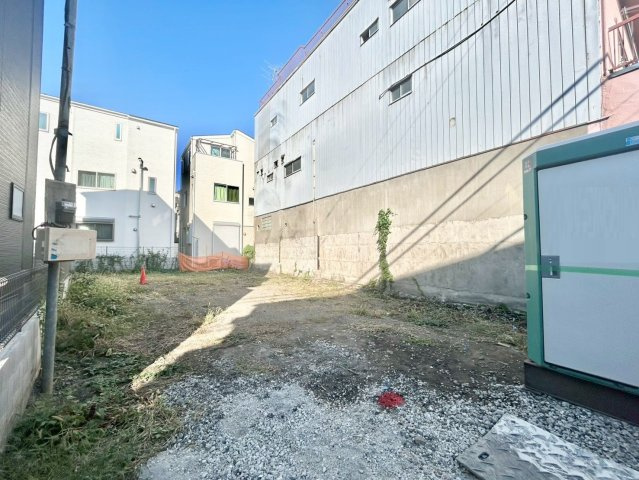 荒川区西尾久5丁目　新築戸建　全2棟の外観|2025.10.30撮影

現地ご見学希望・資料請求などお気軽にお問い合わせ下さい！
03-5990-5201