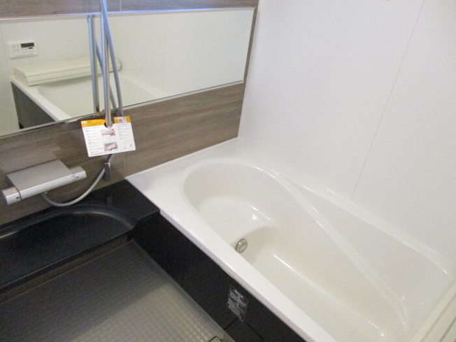【浴室】 | アイチ8　A棟 | ※同物件・同タイプの写真です。
