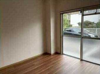 狛江市岩戸南２丁目の賃貸マンションのバルコニー