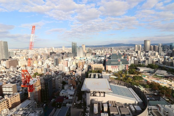 【展望】 | 【眺望】洋室からの眺望！扇町公園の緑豊かな景色が眼下に広がります！