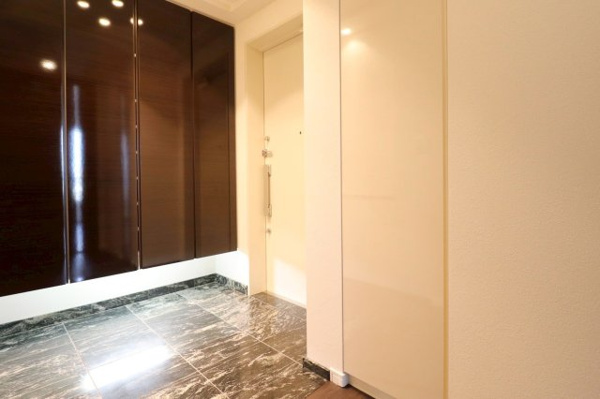 【玄関】 | 【玄関】高級感のある玄関タイルが印象的！