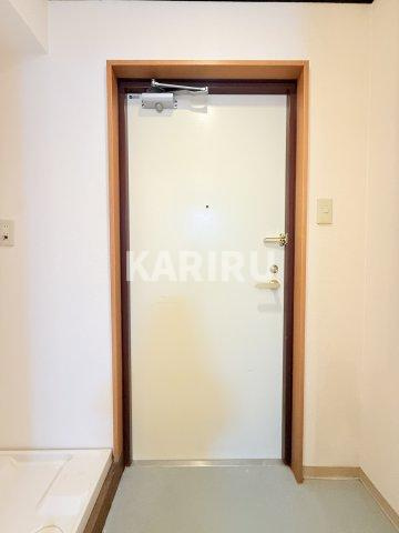 シャンテ２１の玄関