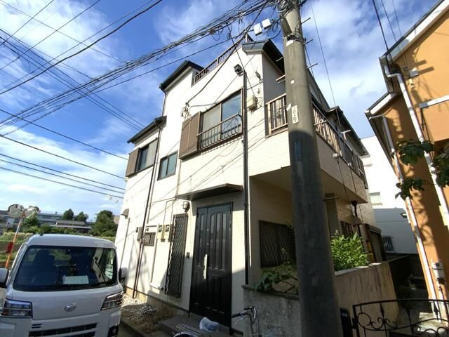 泉町四丁目貸家の外観