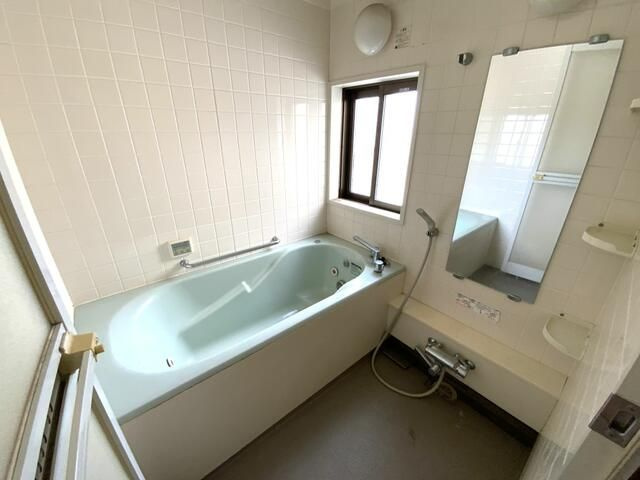 泉町四丁目貸家の浴室