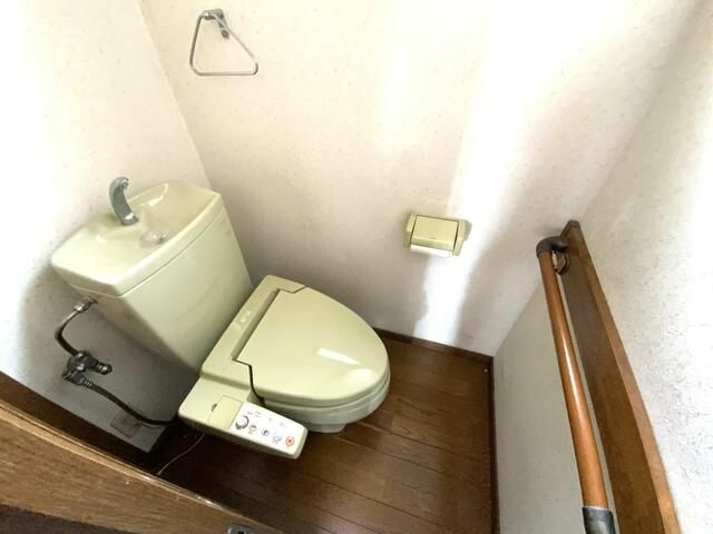 泉町四丁目貸家のトイレ