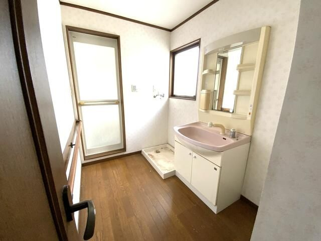 泉町四丁目貸家の洗面所