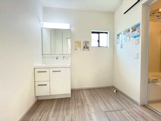 【洗面所】 | 春日市弥生7丁目1期　3号棟（全3棟）【仲介手数料無料・0円】 | 現地写真。