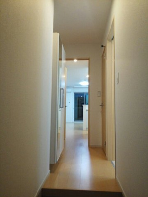 【玄関】 | レジデンスＴ・ＩＹＯ・Ｂ | 落ち着いた玄関です