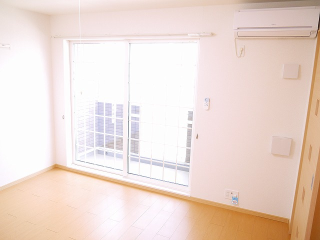 さくら　テラスの洋室|個人の部屋や寝室として使える洋室です