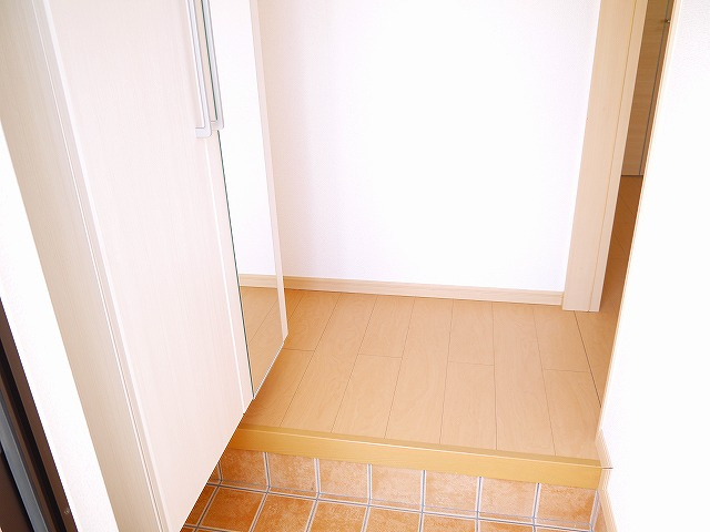 さくら　テラスの玄関|落ち着いた玄関です