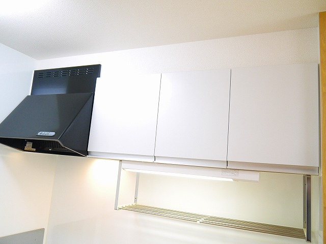 さくら　テラスの収納|キッチン上の吊戸棚です