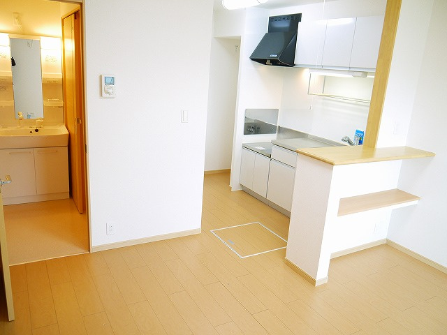 さくら　テラスの居間・リビング|こちらの居間で趣味の時間をお楽しみください