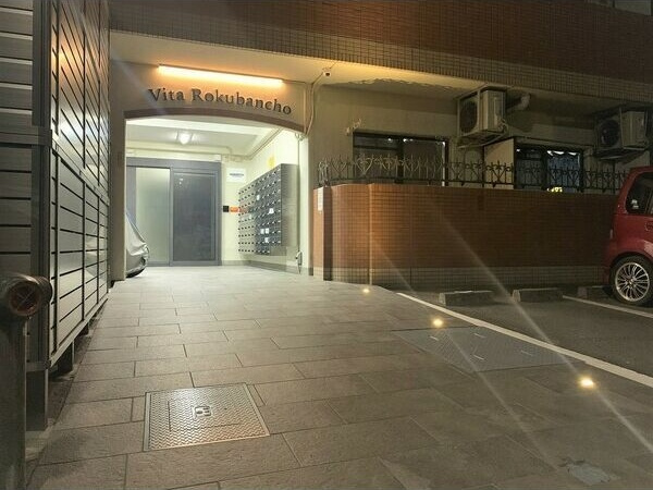 Vita六番町のエントランス|落ち着いたエントランスです