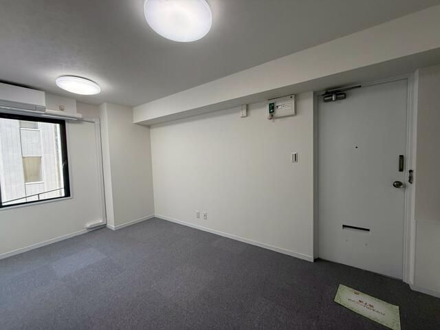 マンション岡の寝室