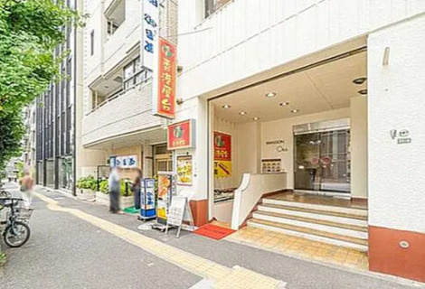 マンション岡のエントランス