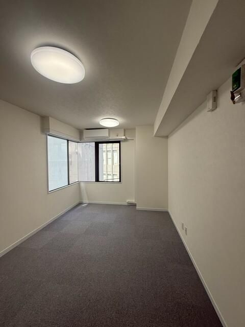 マンション岡の居間・リビング