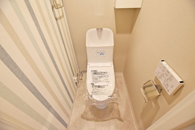 アイビーハイツ甲子園のトイレ|温水洗浄便座付きで快適にご利用いただけます。