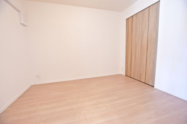 アイビーハイツ甲子園の洋室|－納戸5.2帖-
LDK隣の納戸の内観写真です。
キッズスペースや客間としてもご活用頂けます。